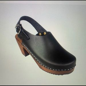 Lotta Black on Brown Base Clog